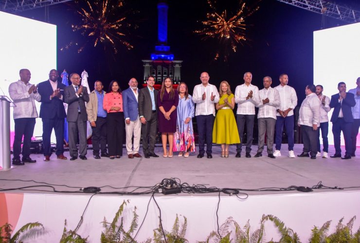 Clausura de feria reúne a autoridades de la ciudad