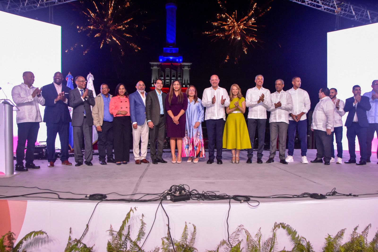 Clausura de feria reúne a autoridades de la ciudad